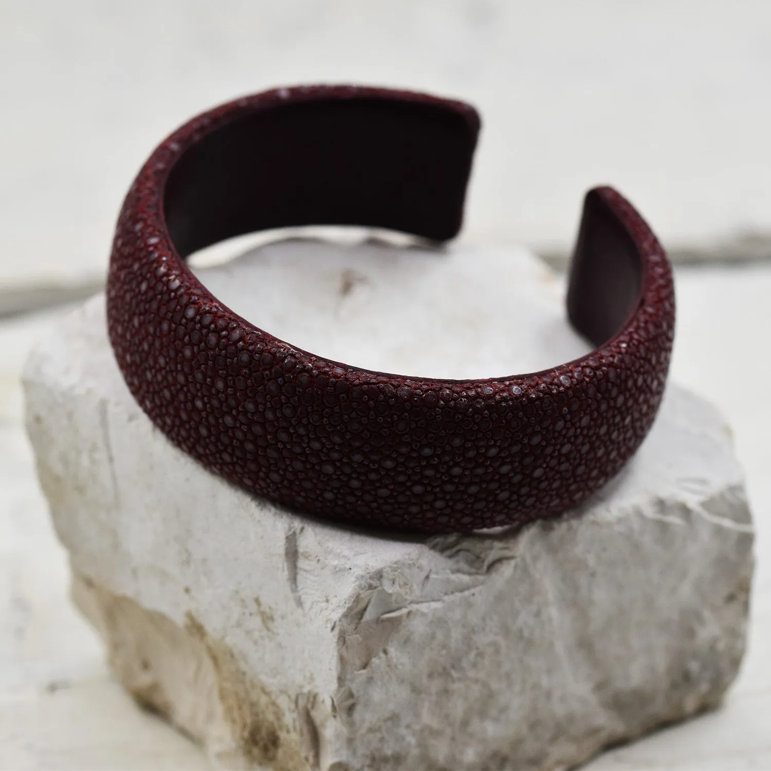 22mm Wine coloured stingray bangle