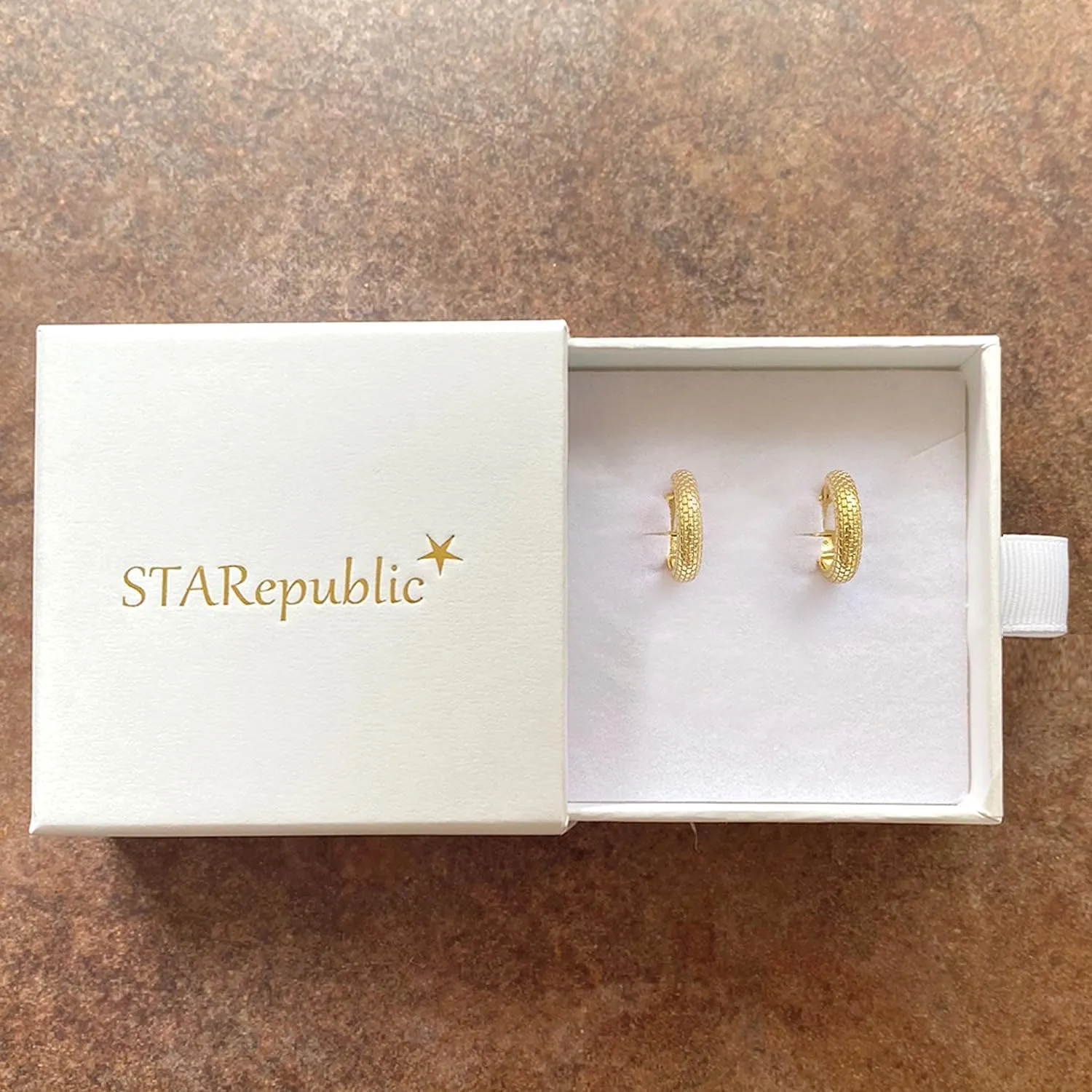 925 Sterling Silver 14K Gold Plated 25mm Heirloom Chunky Huggie Hoop Earrings