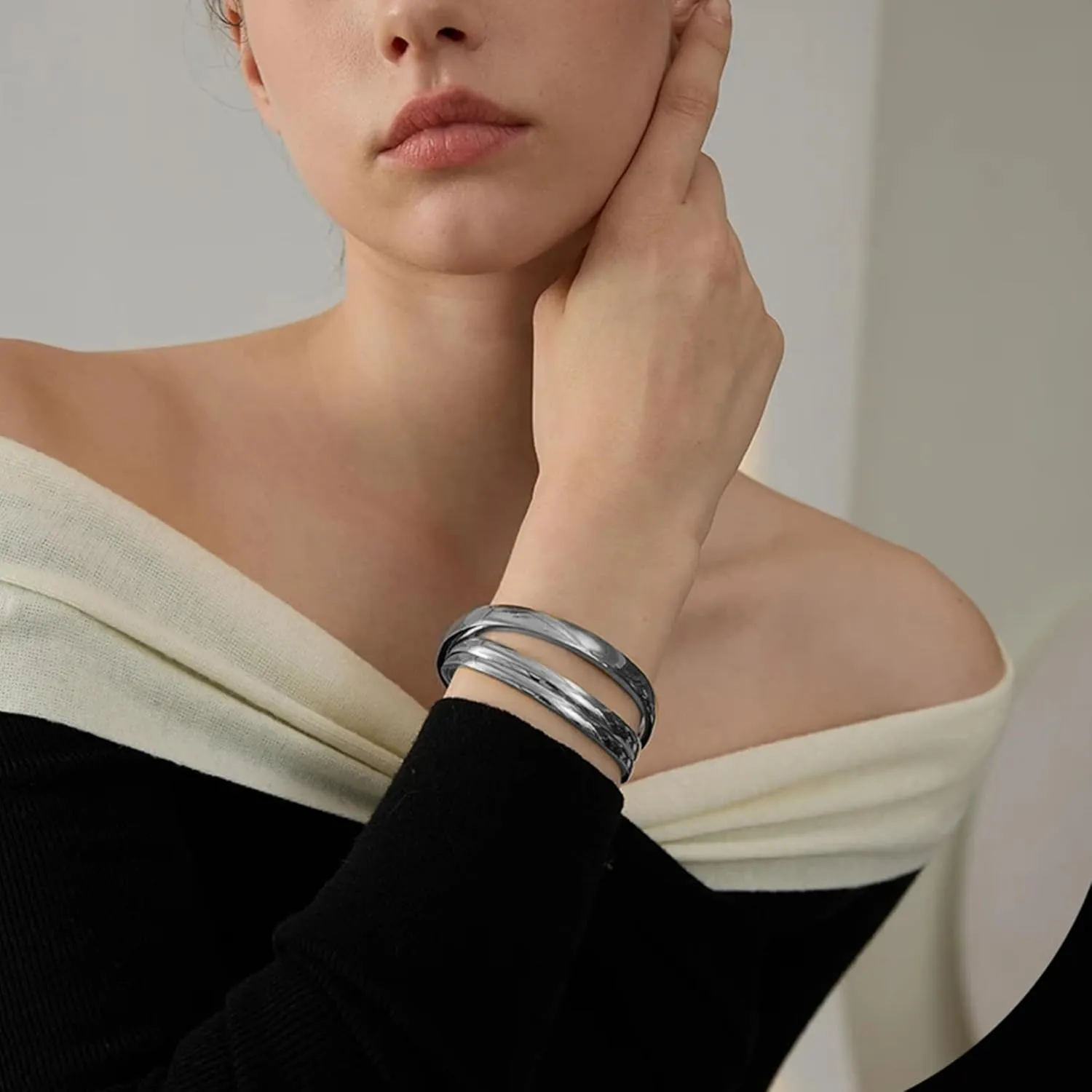 Bangle Bracelets for Women: 18K Gold/Silver Plated Stainless Steel Waterproof Bangles for Small Wrists Non Tarnish Closed Oval Cuff with Openable Gold Jewelry