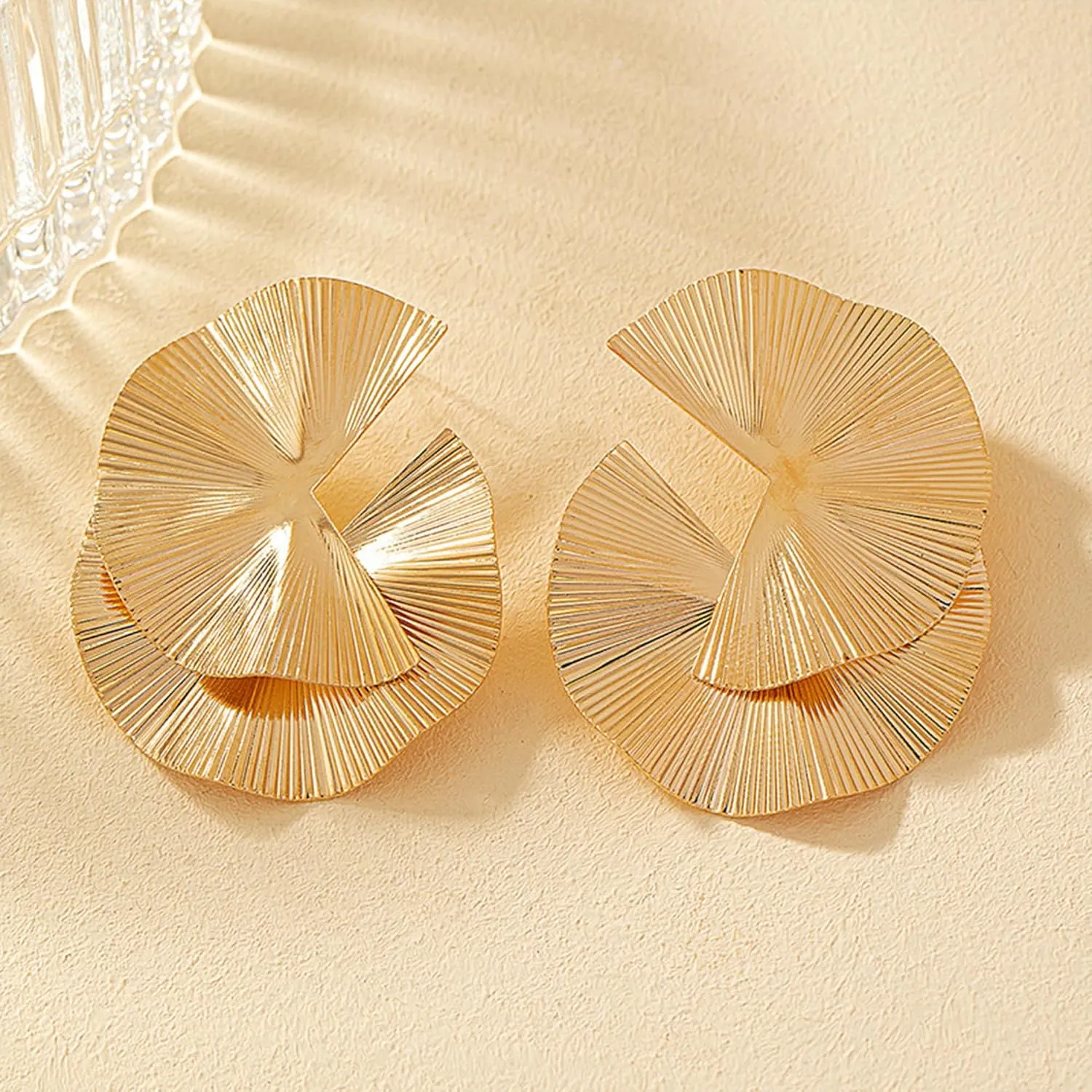 Bohemian Geometric Dangle Earrings Twisted Earring For Women Statement C-Shaped Lotus Leaf Earrings for Women