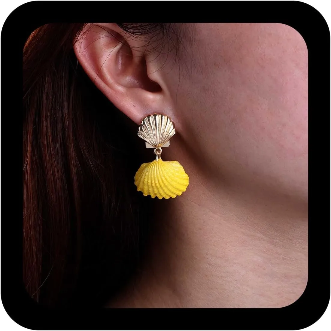 Bohemian Shell Drop Earrings Gold Metal Clam Shell Earrings Enamel Cowrie Shell Dangle Earrings Minimalist Seashell Earrings Jewelry for Women(White)