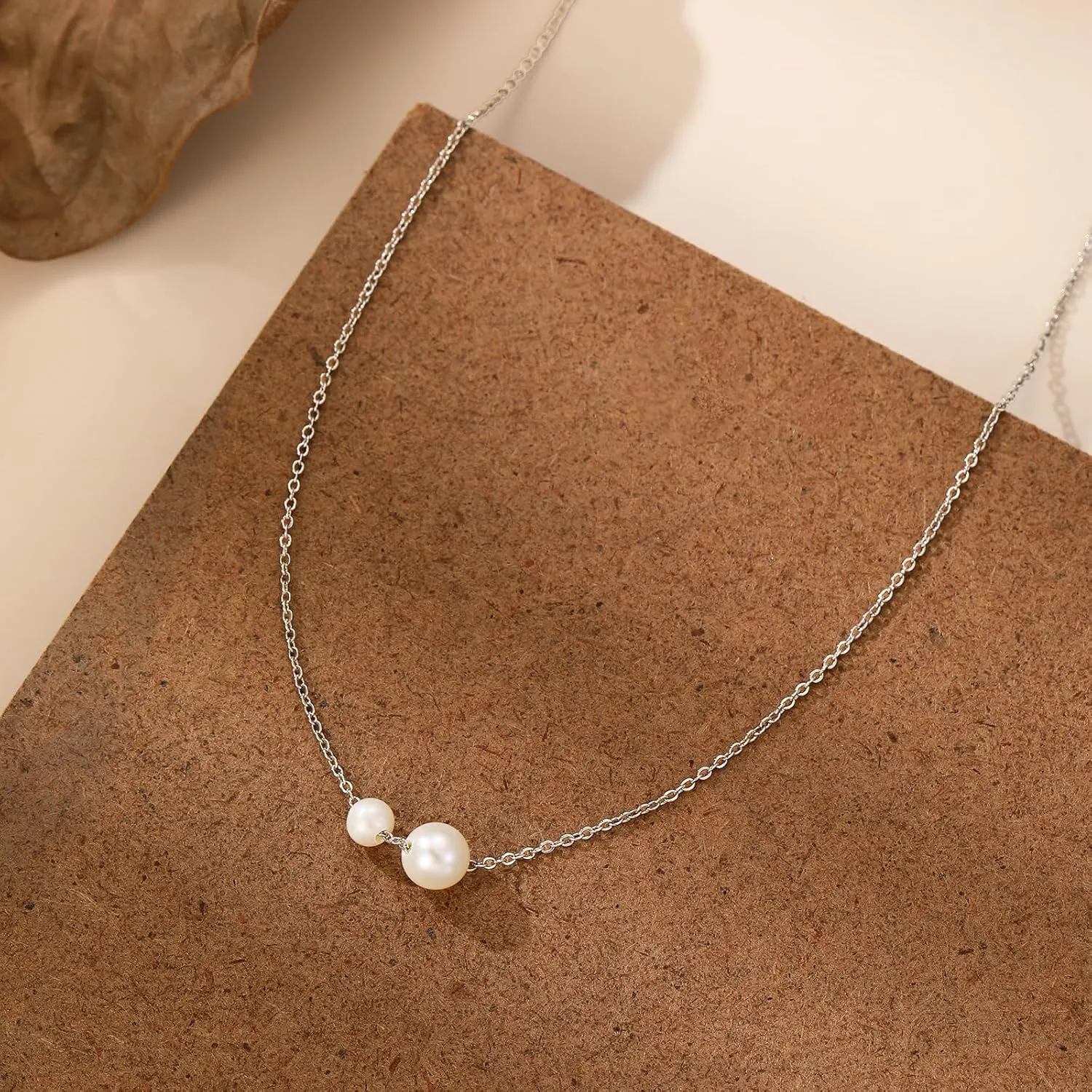 Boho Beaded Necklace for Women, Y2K Natural Pearl Beaded Necklaces Choker Summer Benchy Necklace Natural Bead Necklaces for Teen Girls Handmade Boho Jewelry Birthday Gift