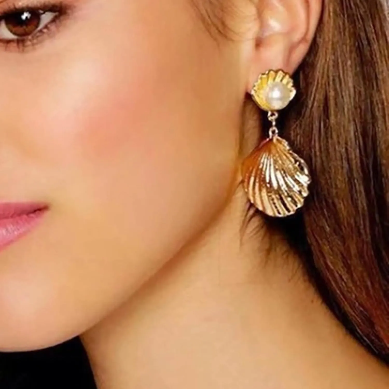 Boho Seashell Drop Earrings Pearl Shell Dangle Earrings Gold Shell Scallop Earrings Shell Shape Earrings Metal Shell Earrings Jewelry for Women