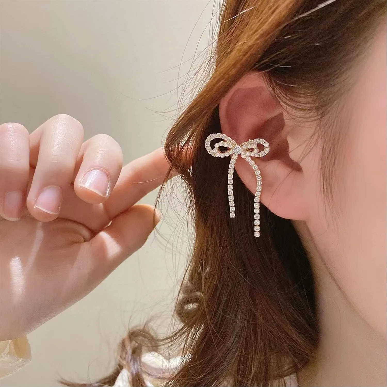 Bow Ear Cuff Earrings for Women Bow Half Hoop Earrings Non-Piercing Cuff Earrings Rhinestone Bowknot Cartilage Hoop Clip On Earrings for Women