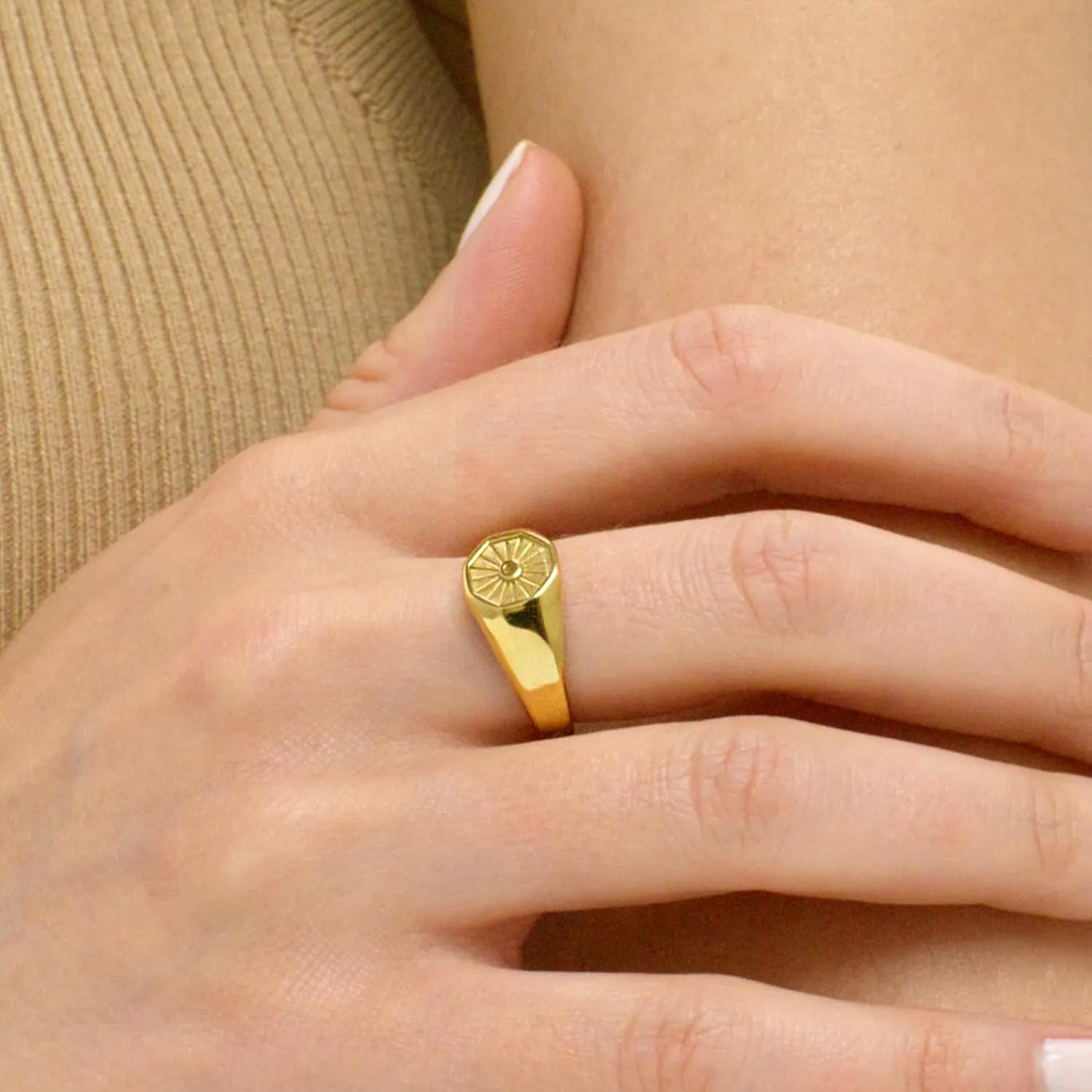 Chunky Gold Silver Signet Ring For Women Men, Statement Pinky Hexagon Sun Signet, Non-Tarnish 18K Gold Plated Stainless Steel Comfort Fit Size 4 5 6 7 8 9 10