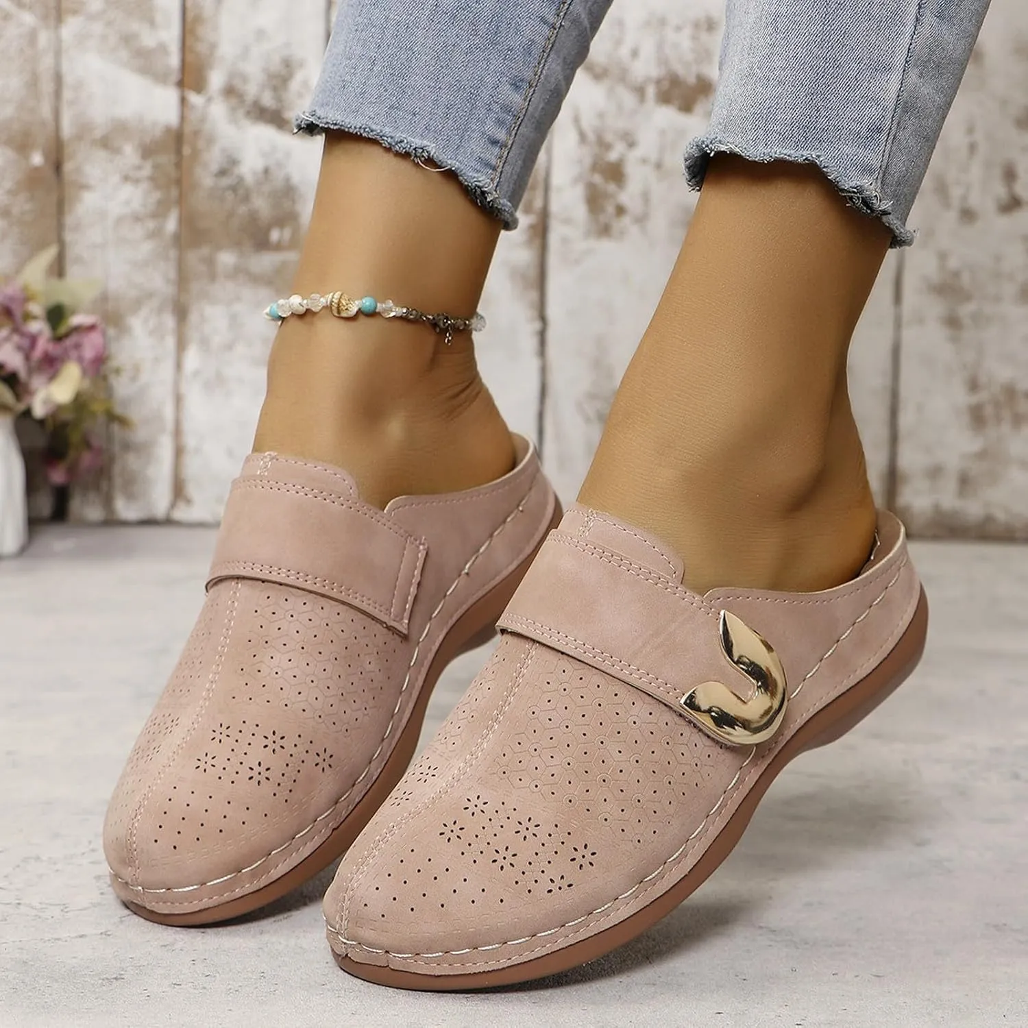 Clogs for Women Slip On Casual Comfortable Sandals Lightweight Wedge Slippers Summer Cut-Out Vamp Thick Cushion Shoes All-Match Walking Sandals for Summer and Daily Wear