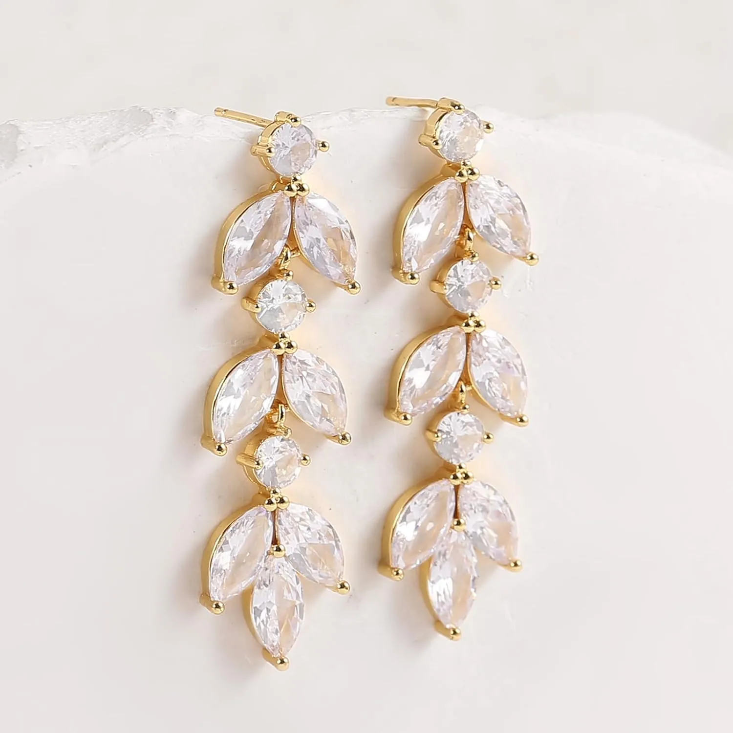Cubic Zirconia Wedding Earrings for Bridal Elegant Rhinestone Crystal Drop Dangle Earrings for Women Bridesmaids Guest Party Prom Jewelry Trendy