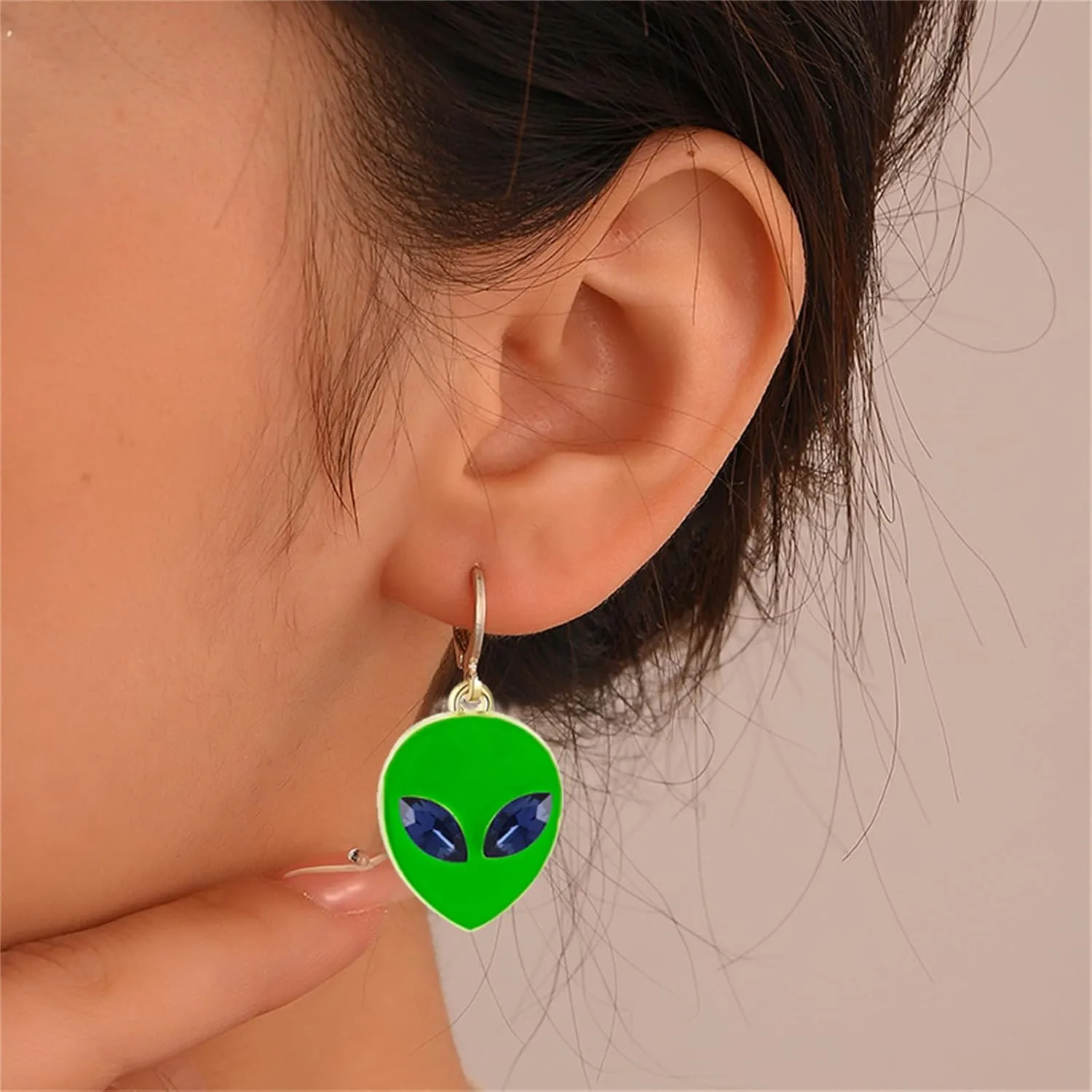 Dreuyet Alien Hoop Earrings for Women Crystal Cute Green Alien Head Dangle Earrings Funny Novelty UFO Space Statement Jewelry