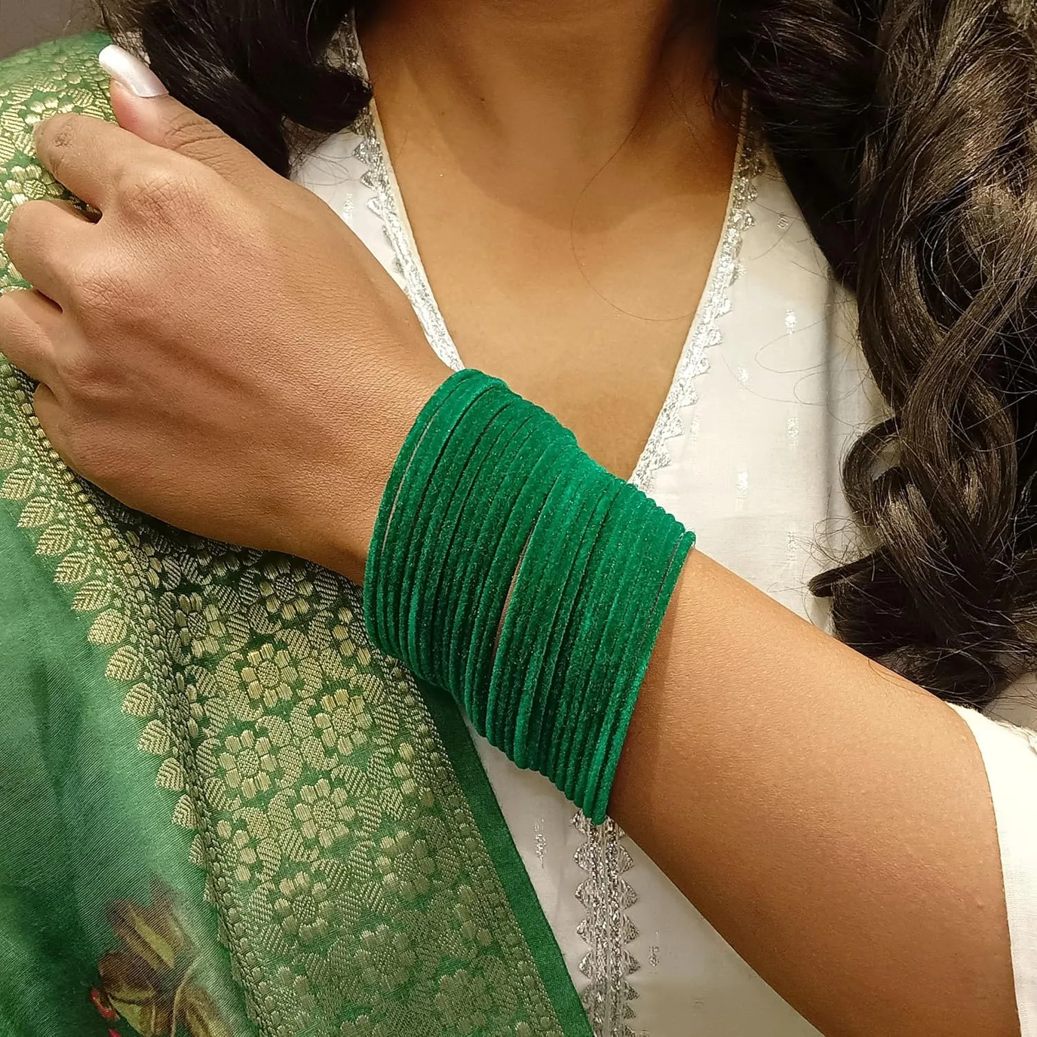 Efulgenz Indian Bangles for Women Indian Bangles Set Bollywood Plain Metal Velvet Bangle Bracelets Wedding Bridal Fashion Jewelry (24 Pcs)