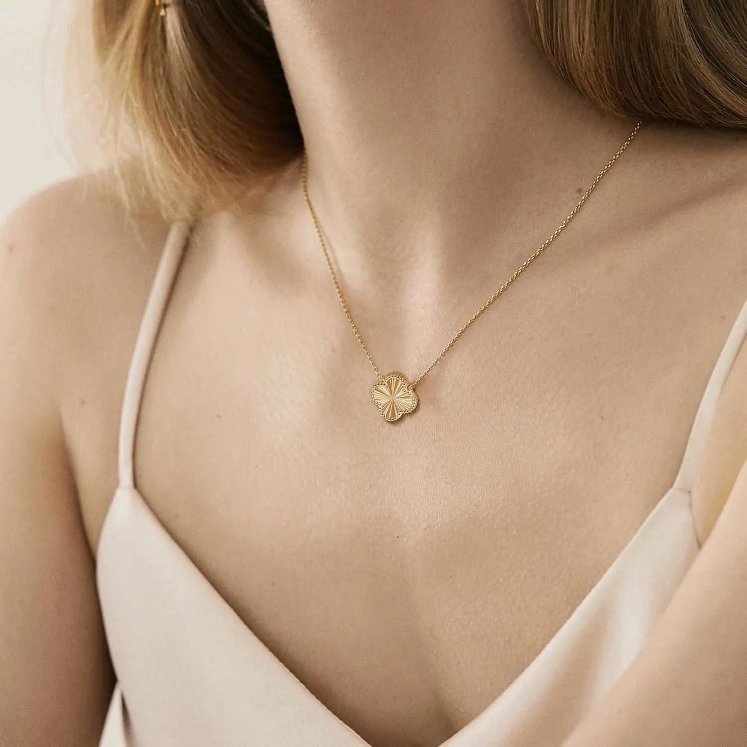 for Double Sided Fritillaria Lucky Four Leaf Grass 18K Titanium Steel Simple Fashionable Necklace