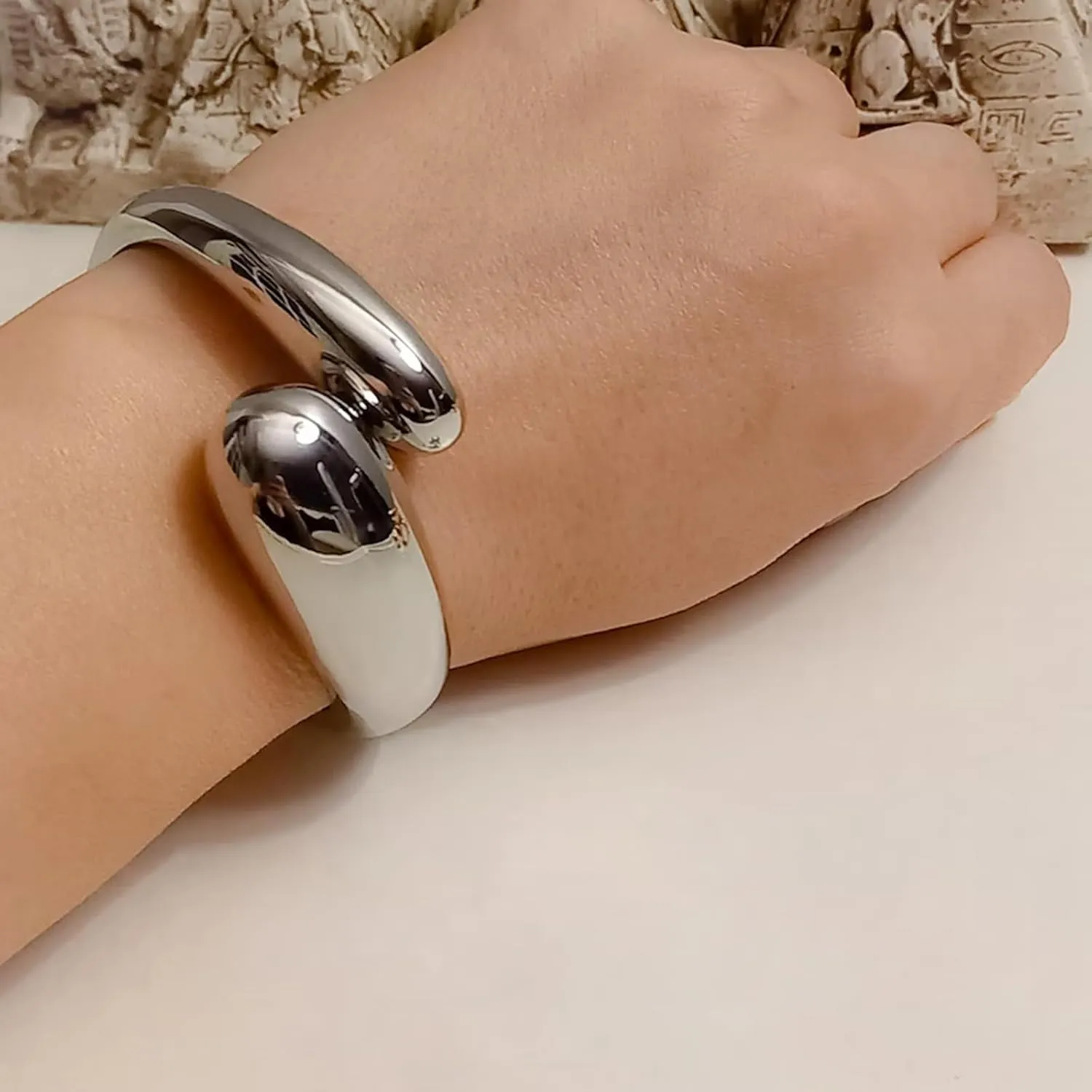 Gold Cuff Bangle Bracelets For Women Gold Polished Thick Waterdrop Bangle Statement Bracelets Chunky Jewelry for Women