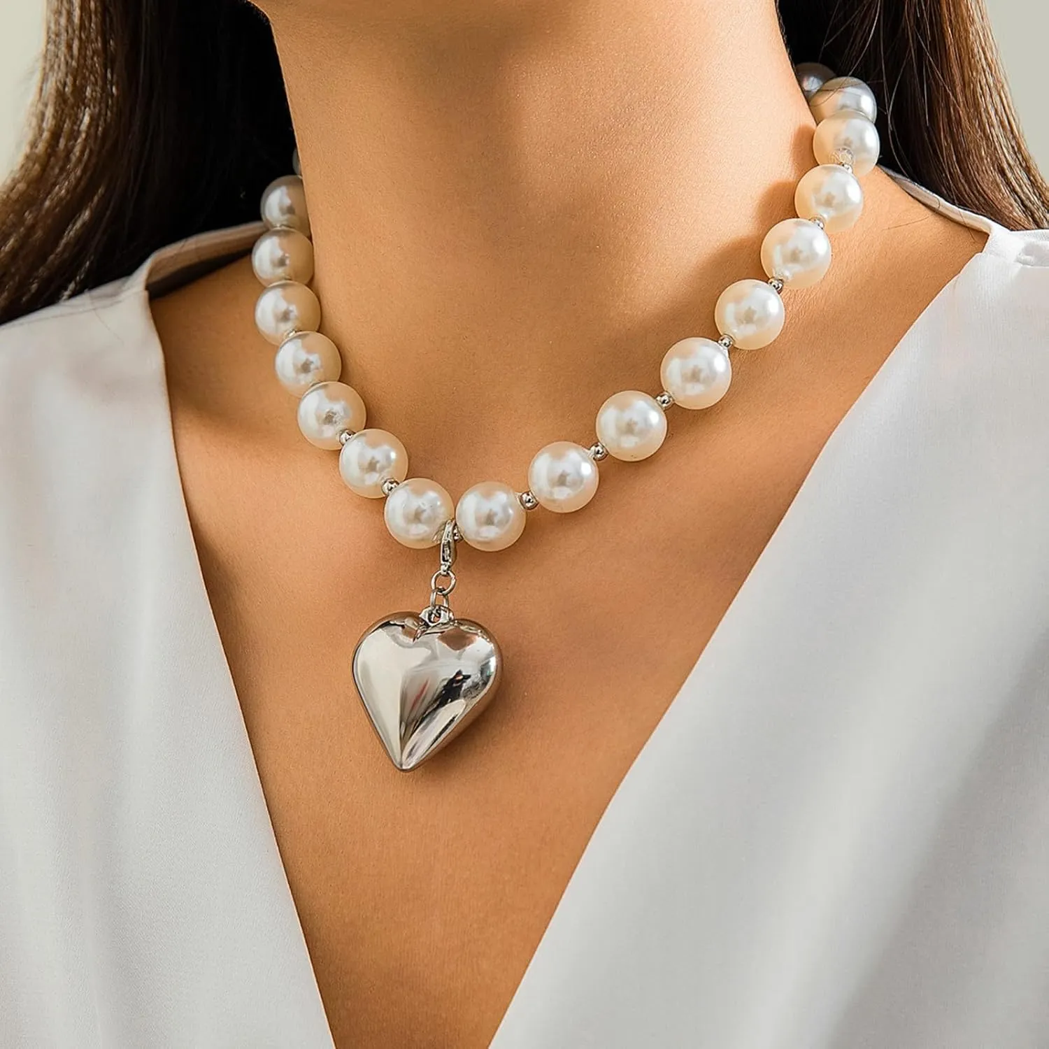 Gold Heart Necklaces for Women,Chunky Big Heart Pendant Necklace Statement Pearl Beads Choker Necklaces Elegant Charm Y2k Trendy Jewelry Accessories