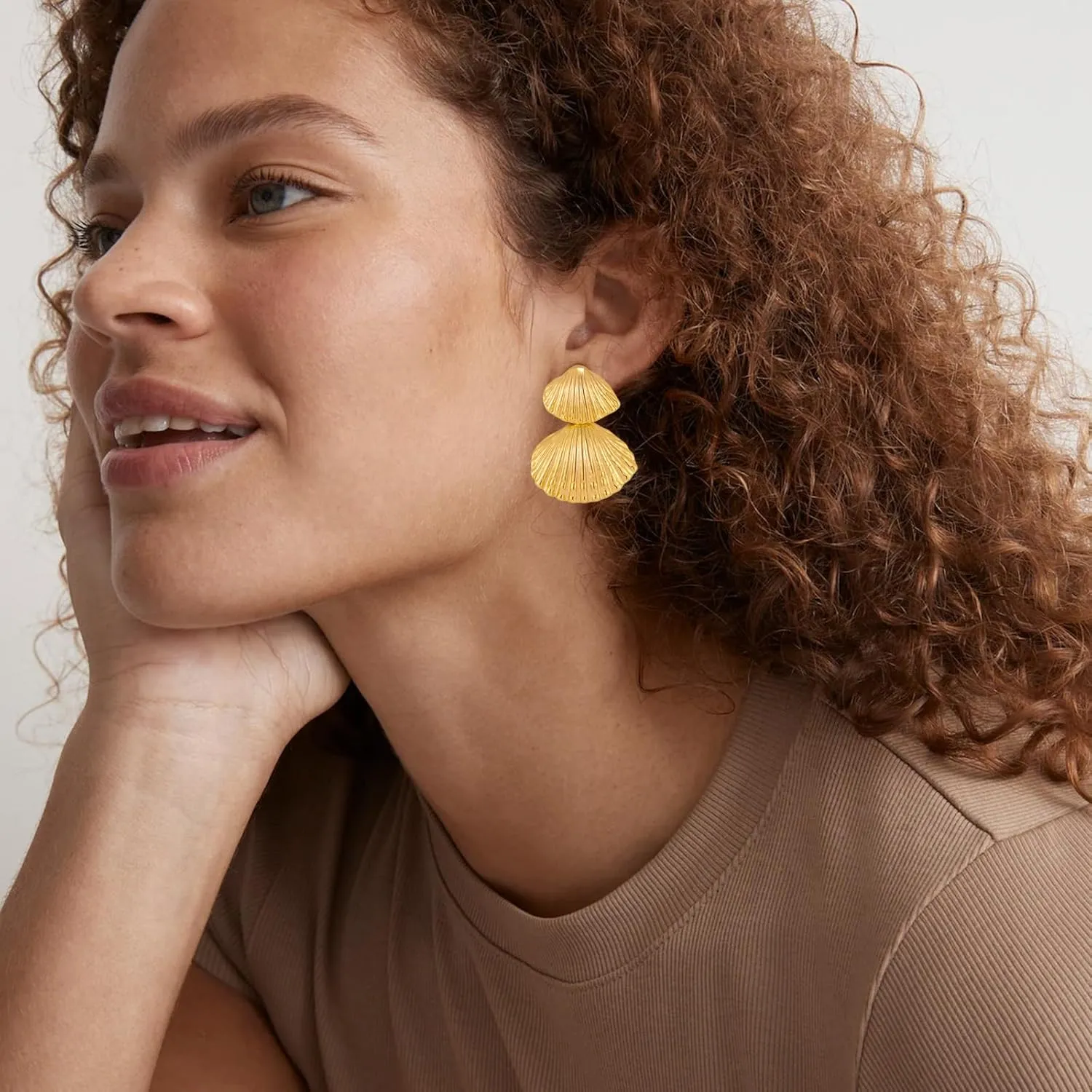 Gold/Silver Shell Dangle Earrings for Women Seashell Drop Dangle Earrings Ocean Beach Earrings Summer Jewelry