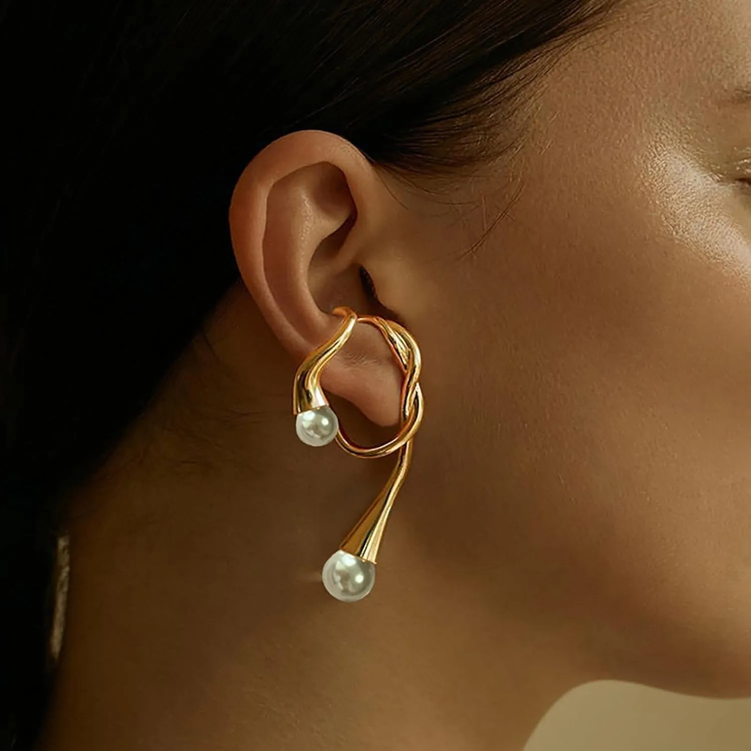 Gothic Irregular Ear Cuff Earrings Pearl Cartilage Cuff Earrings Gold Pearl Cuff Wrap Earrings Pearl Bead Earrings White Pearl Crawler Cuff Earrings No Piercing Earrings Jewelry for Women