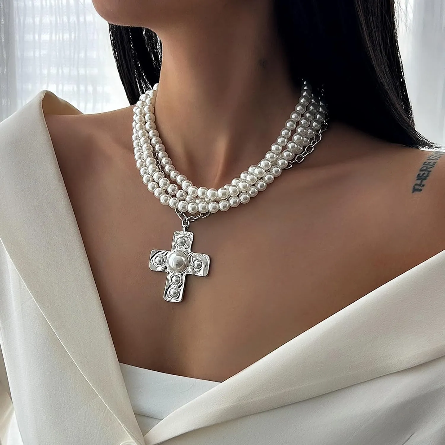 Gothic Pearl Cross Necklace Chunky Cross Necklaces for Women Chunky Gold Charm Necklace Layered Pearl Choker Necklaces Halloween Jewelry for Women