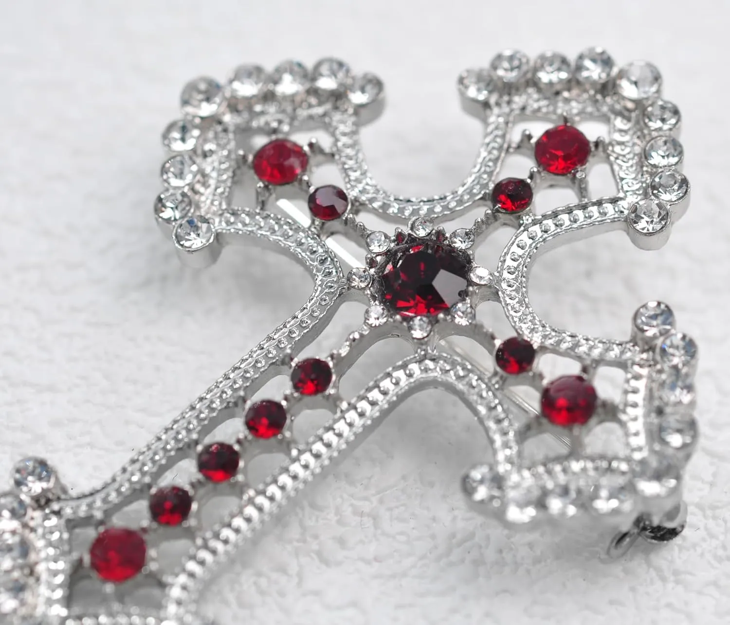 Gyn&Joy Sparkle Crystal Rhinestones Holy Cross Brooch Pin Jewelry For Women Men