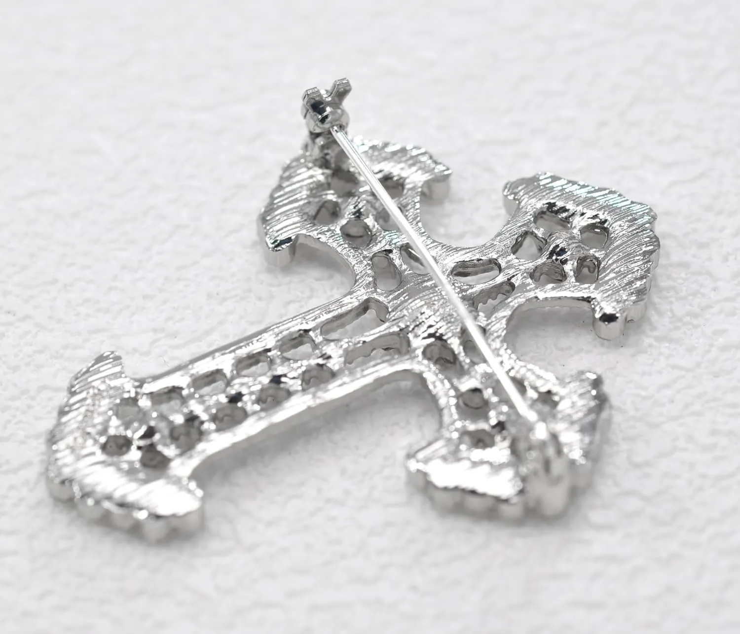 Gyn&Joy Sparkle Crystal Rhinestones Holy Cross Brooch Pin Jewelry For Women Men