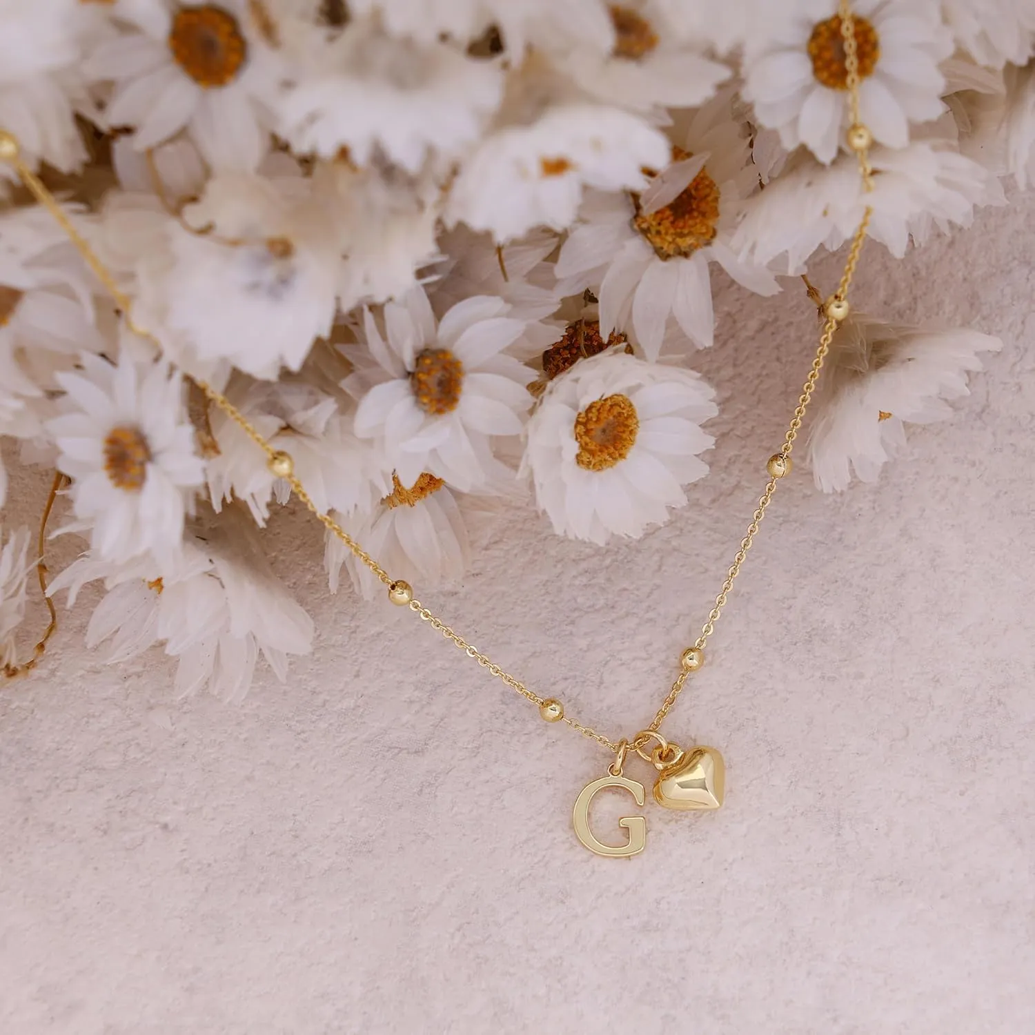 Initial Necklaces for Women,Dainty Letter Necklace 14K Gold Plated Heart Initial Pendant Necklace Simple Gold Choker Necklaces for Women Trendy Cute Heart Name Necklace Gold Jewelry for Women