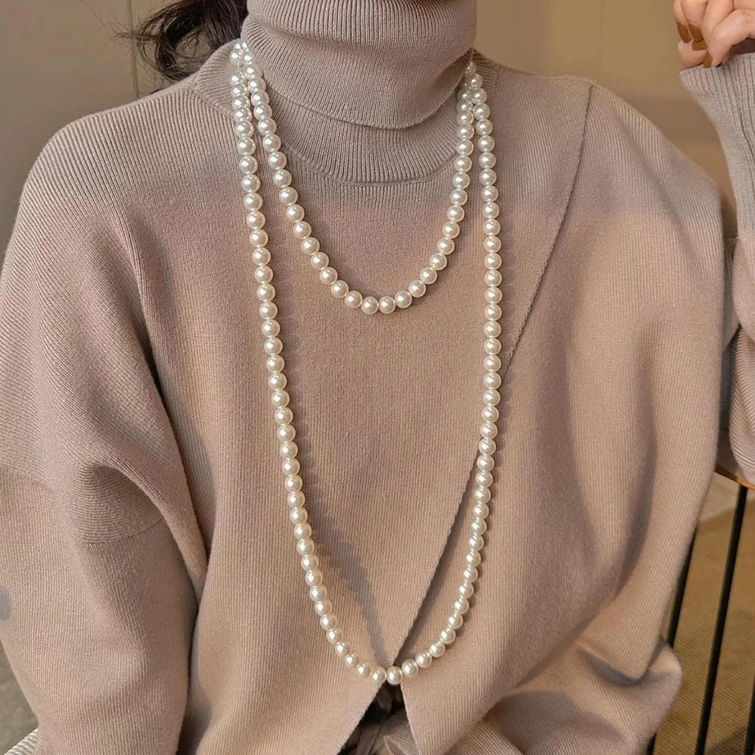 Long Pearl Necklaces for Women 1920s Fashion Faux Pearl Necklace Vintage Layered Pearl Necklaces Pearl Chain Necklace 1920s Bridal Wedding Party Costume Jewelry