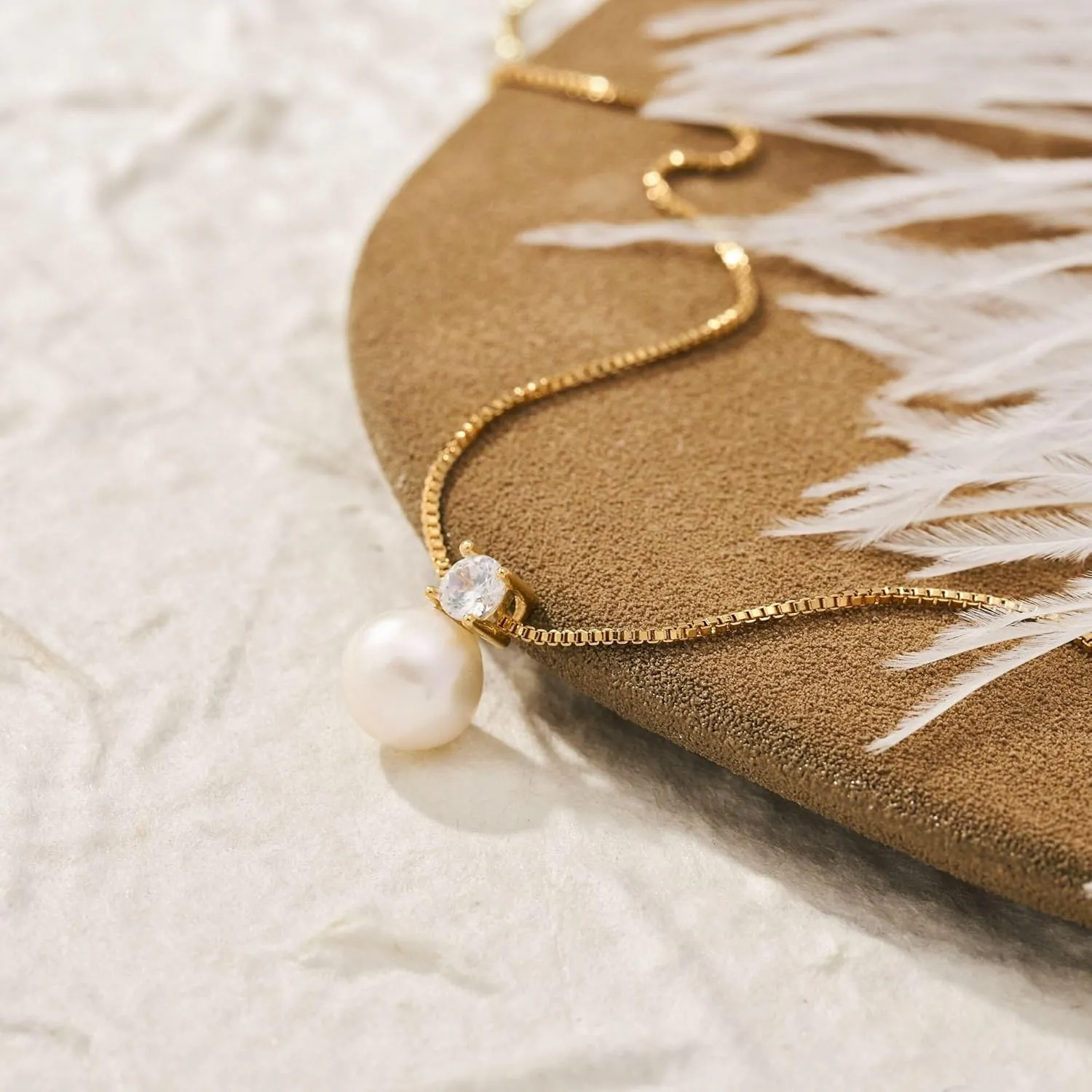 Pearl Necklaces for Women Dainty 14K Gold/Silver Plated Layered Pearl Necklace Simple Pearl Choker Necklaces Cute Single White Pearl Necklace Teen Gift Trendy Stuff Bridesmaid Gifts Wedding Jewelry