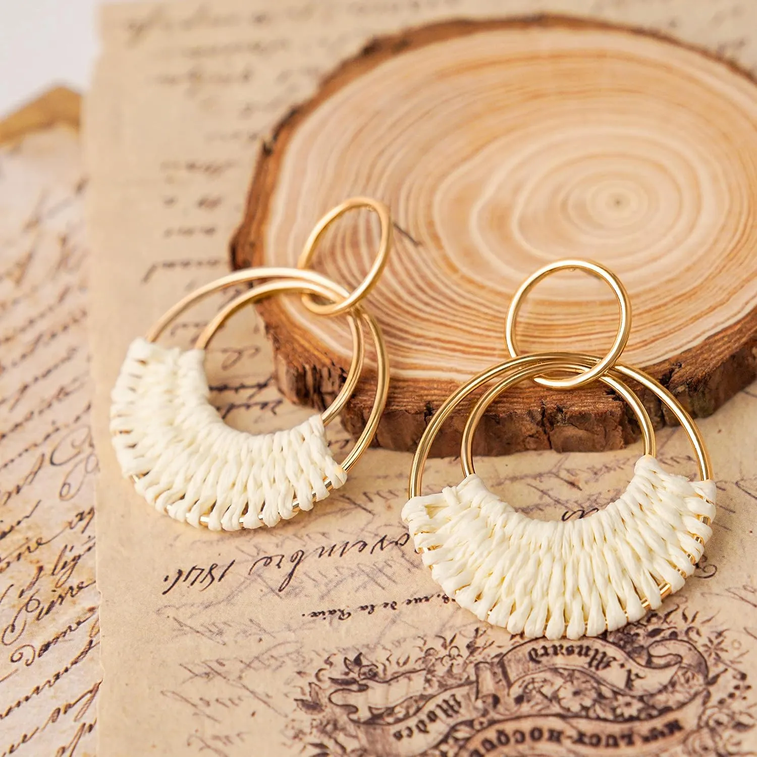 Raffia Hoop Earrings for Women Fun Boho Summer Beach Earrings Lightweight Handmade Straw Wicker Rattan Dangle Earrings Statement Geometric Round Drop Earrings