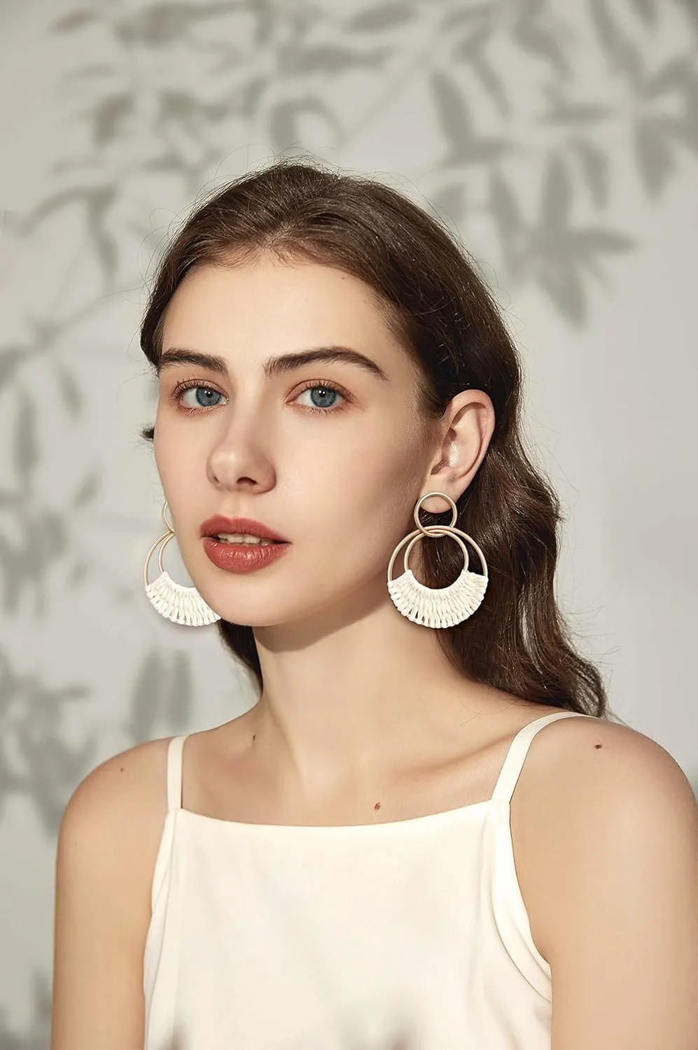 Raffia Hoop Earrings for Women Fun Boho Summer Beach Earrings Lightweight Handmade Straw Wicker Rattan Dangle Earrings Statement Geometric Round Drop Earrings