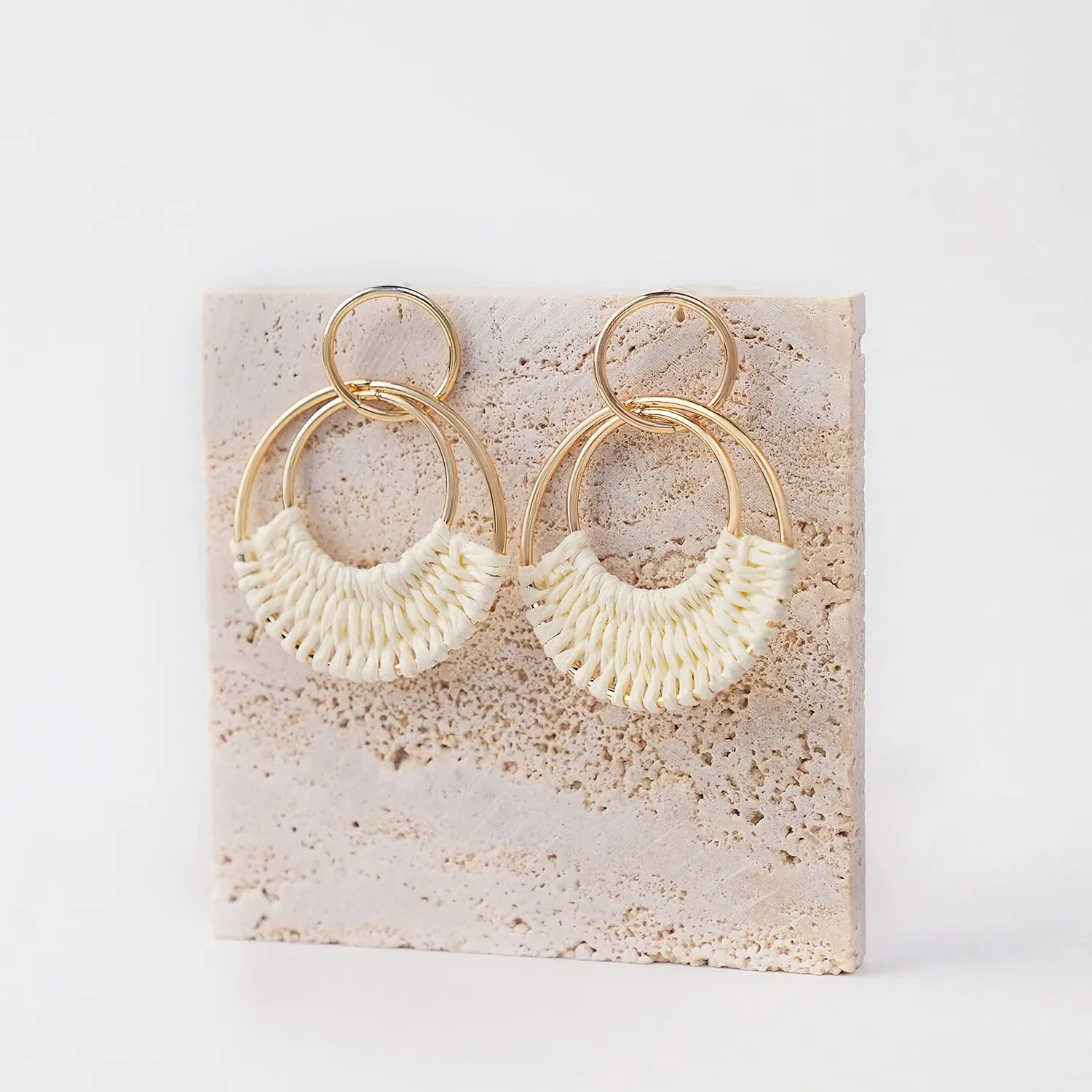Raffia Hoop Earrings for Women Fun Boho Summer Beach Earrings Lightweight Handmade Straw Wicker Rattan Dangle Earrings Statement Geometric Round Drop Earrings