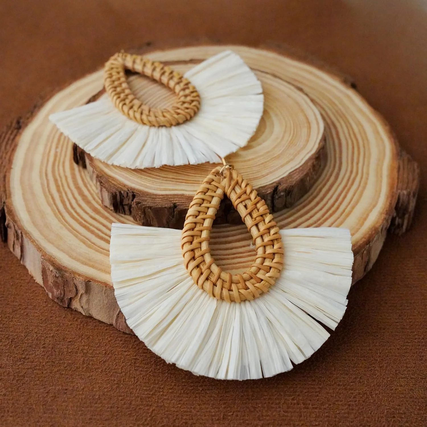 Statement Raffia Tassel Earrings Boho Summer Beach Earrings Lightweight Straw Wicker Dangle Drop Earrings Trendy Rattan Fringe Jewelry for Women