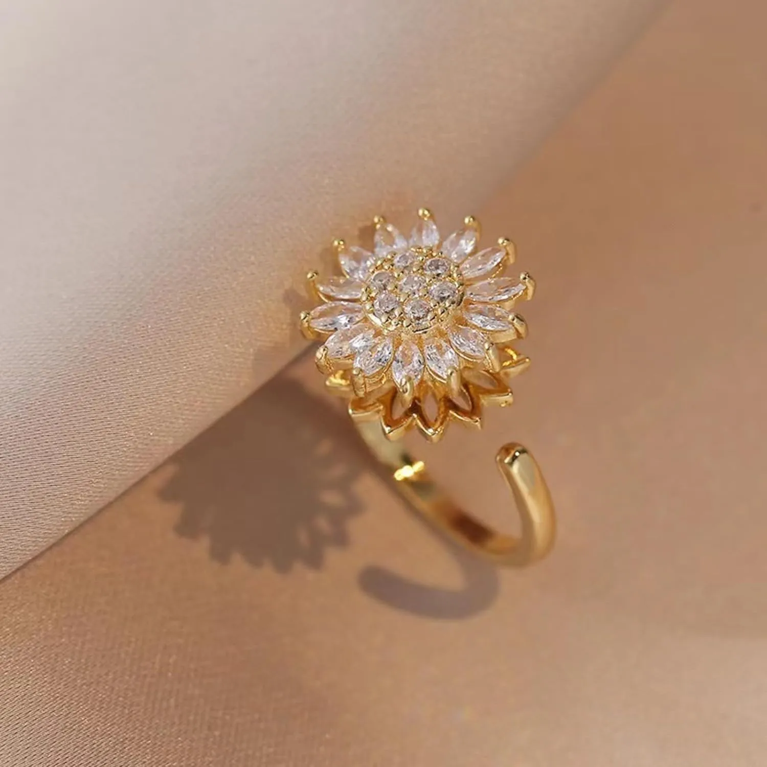 Sunflower Fidget Necklace for Women Gold Moon Necklace Rotating Heart Necklace Spinning Crystal Sunflower Necklace Crescent Moon Necklace Anxiety Necklace Jewelry Accessories