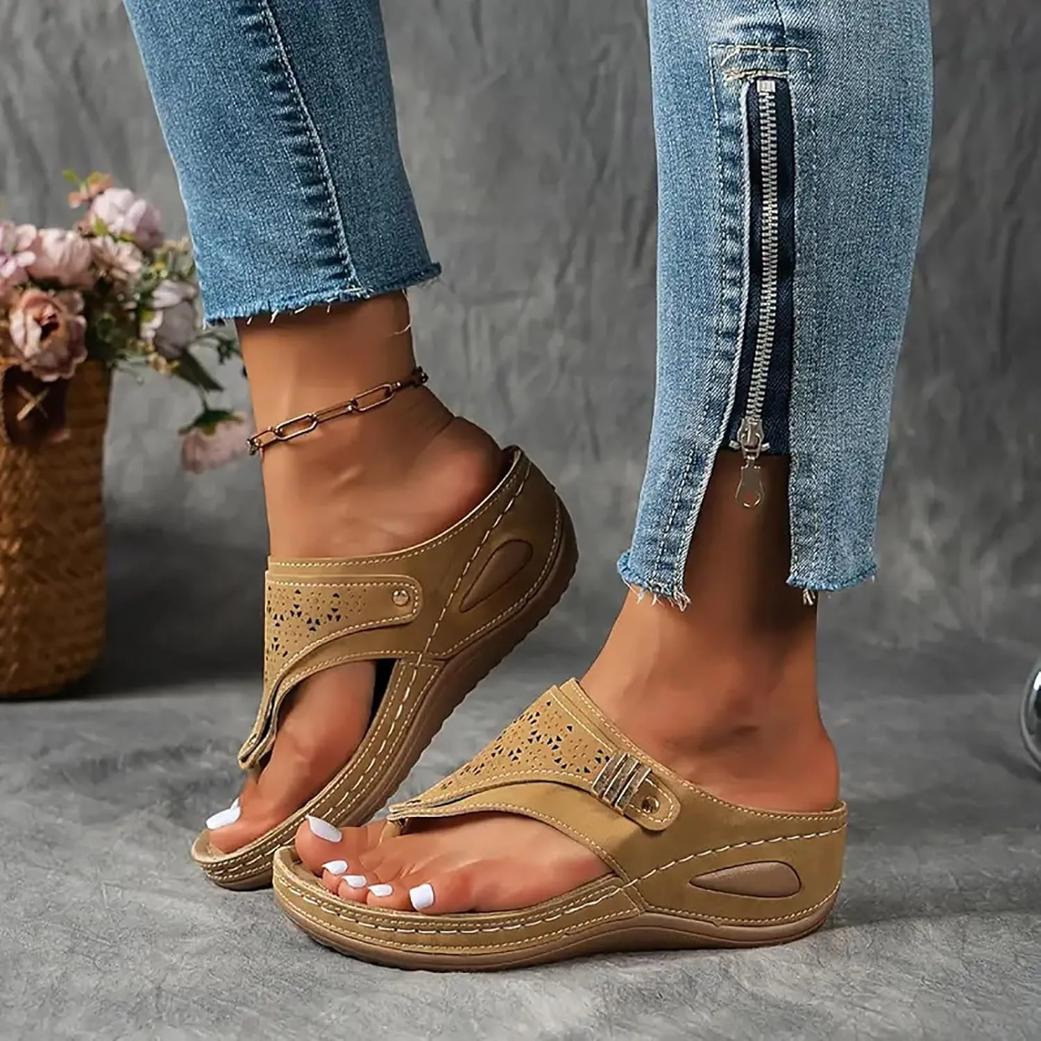 ZSpzx Orthopedic Sandals for Women,Women's Orthotic Dressy Summer 2025 Arch Support Flip Flops Womens Flat Open Toe Casual Slip on Sandals Beach Boho Sandals Comfortable Outdoor Walking Shoes